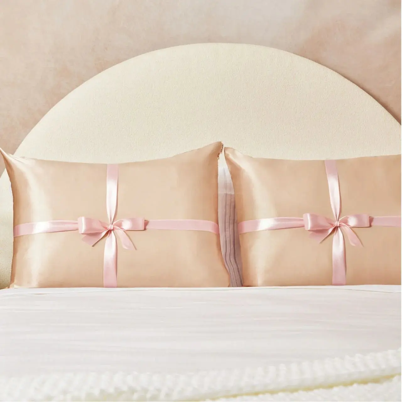 Holiday Standard Pillowcase 2 Piece Set Champagne - Image 3